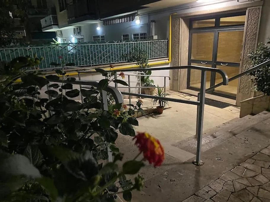 Holiday home Roma Tiburtino, Wifi Netflix Sport Ac 10 Min Metro Villa